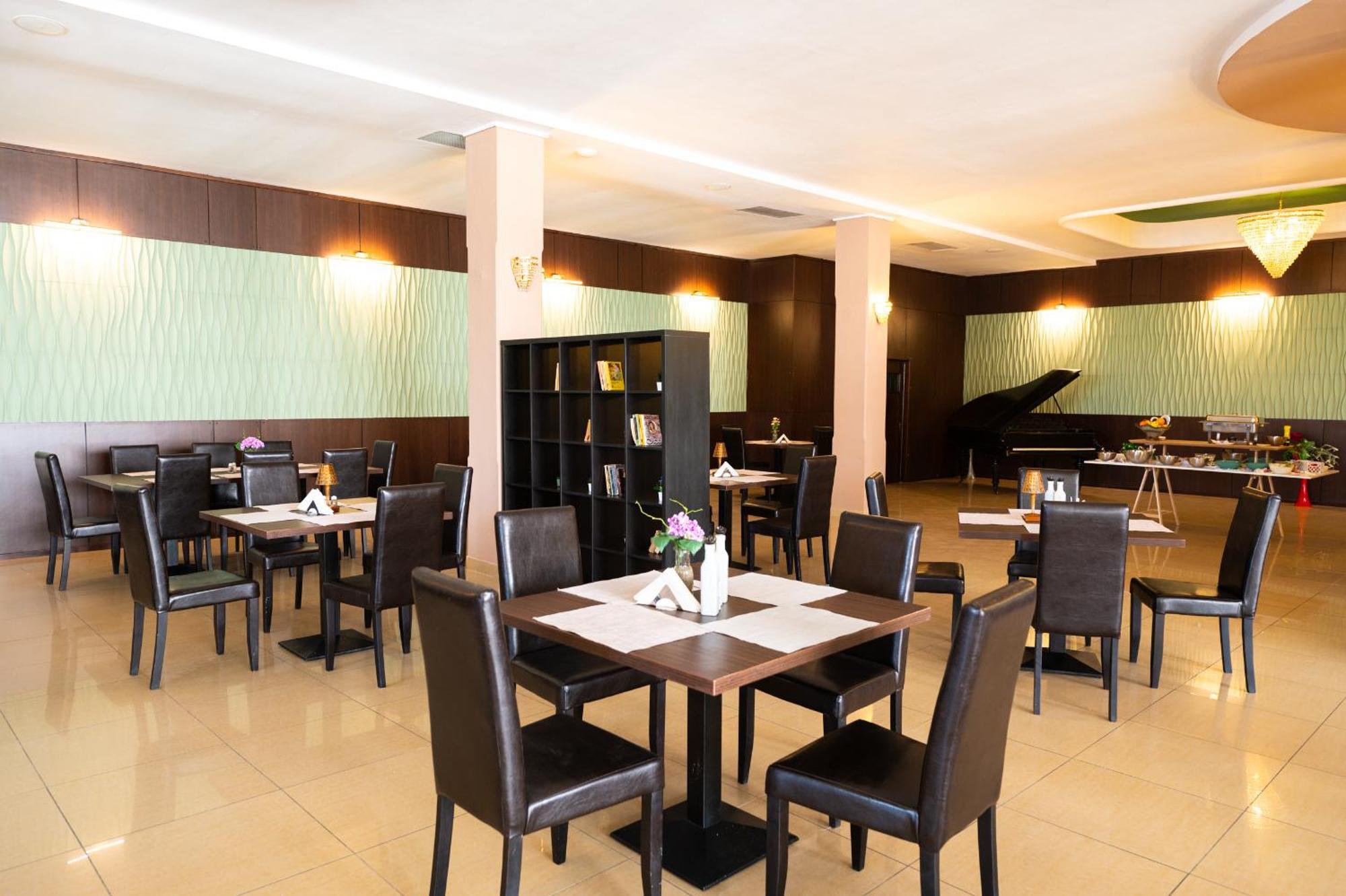 Hotel Ambasador Mamaia Extérieur photo